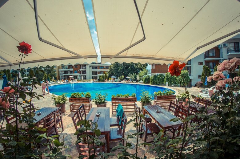 Apartamentos Messambria Fort Beach
