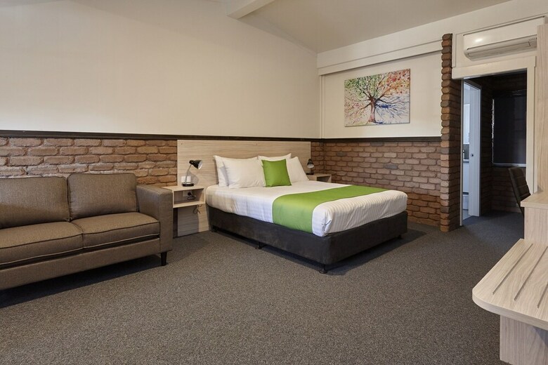 Comfort Hotel Olde Tudor