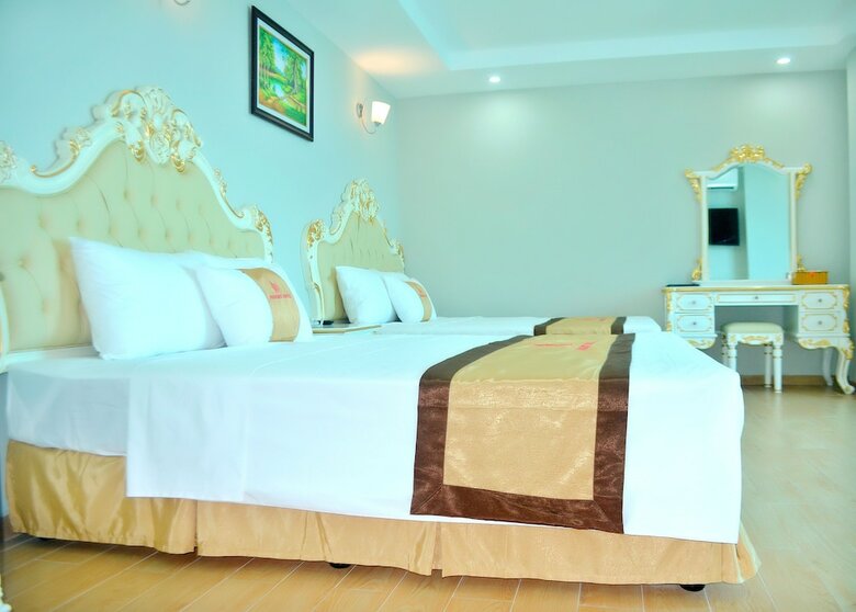 Phoenix Hotel 2