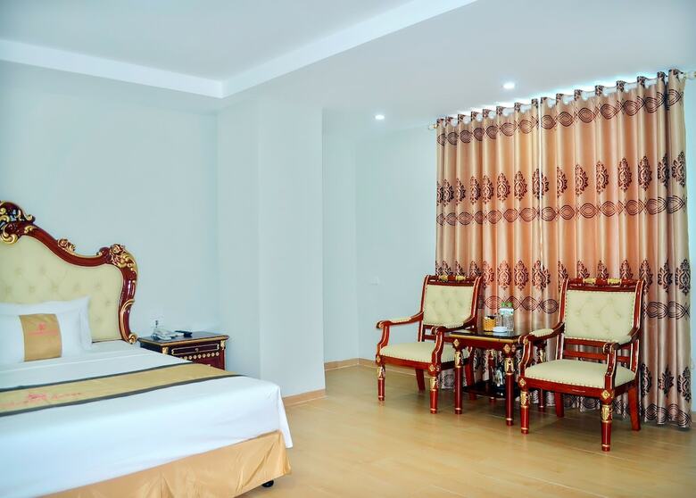 Phoenix Hotel 2