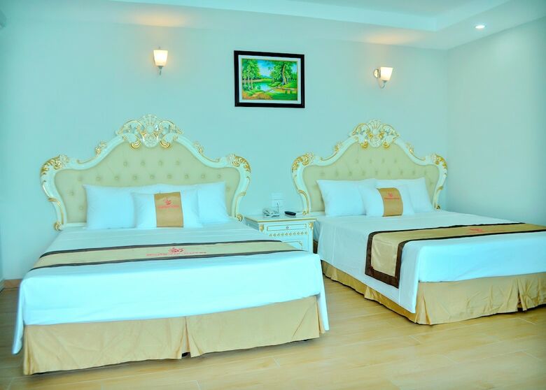 Phoenix Hotel 2