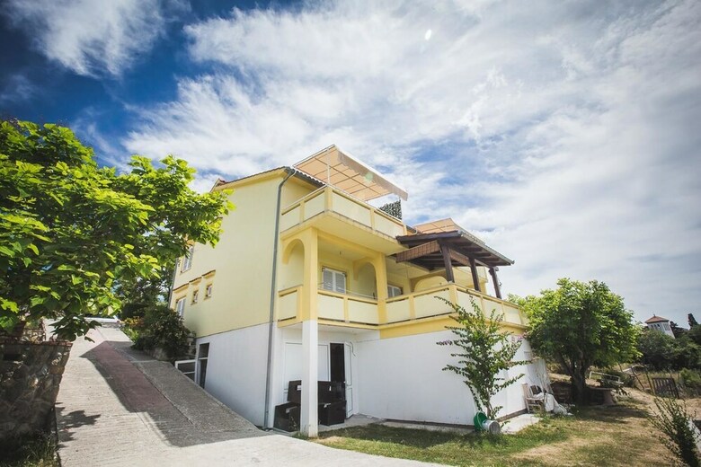 Apartments Lidija Palit