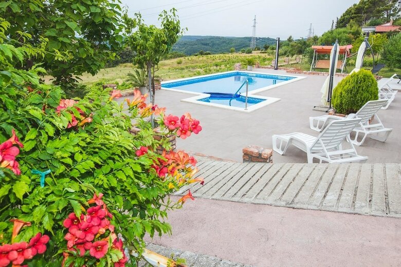 Apartments Lidija Palit