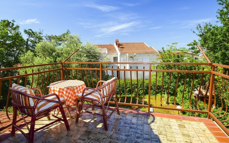 Holiday House Mira