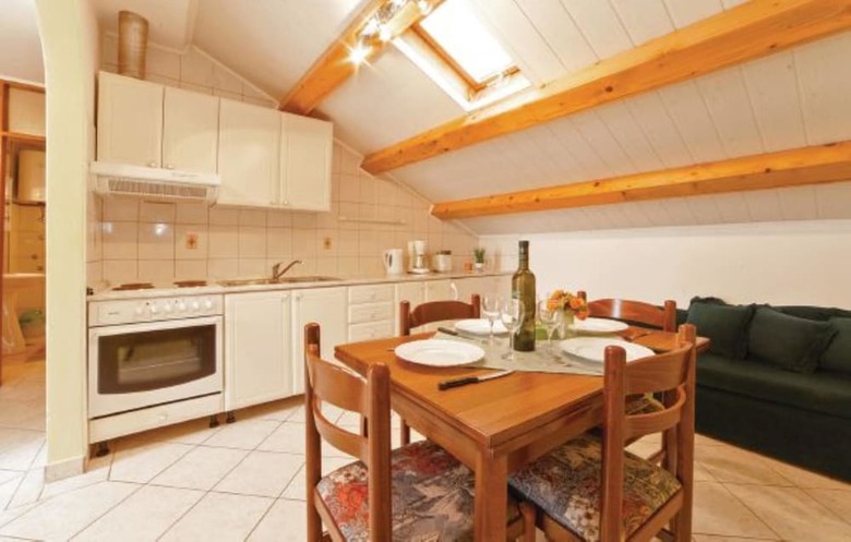 Apartments Bareti?