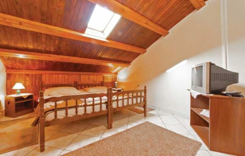 Apartments Bareti?