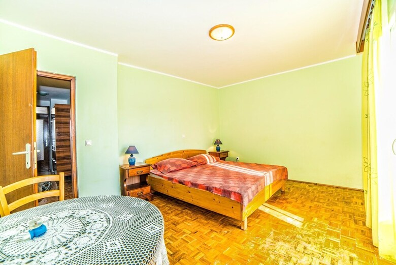 Apartment Belu?i? / Three Bedrooms A1
