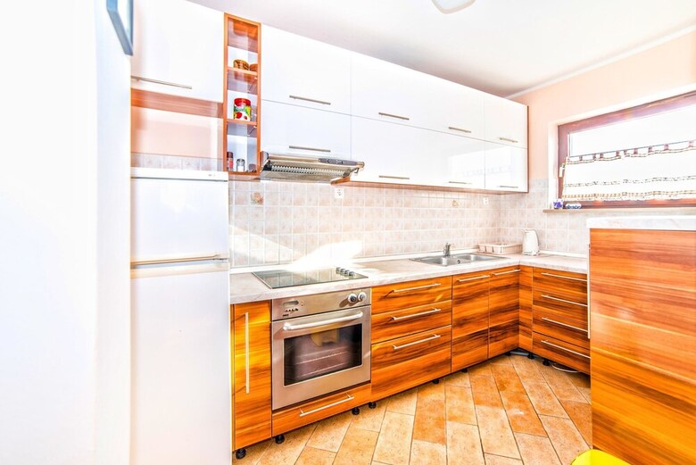 Apartment Belu?i? / Three Bedrooms A1