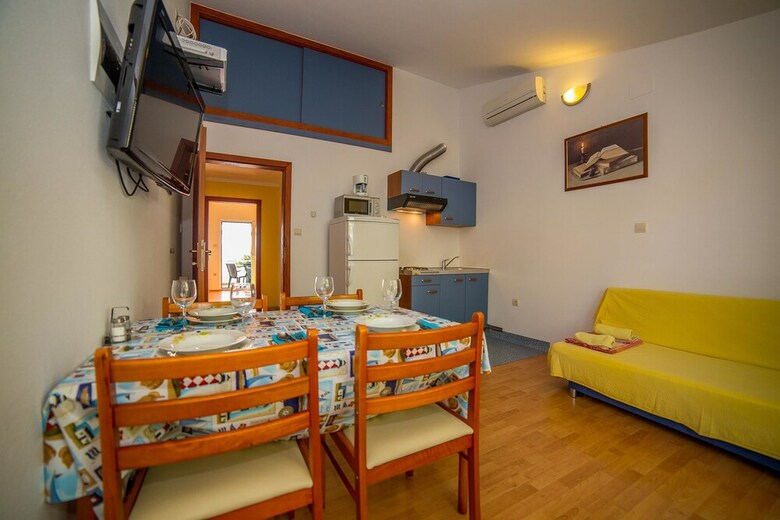 Apartments Emil Zora
