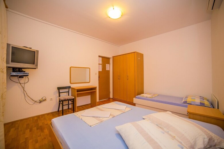 Apartments Emil Zora
