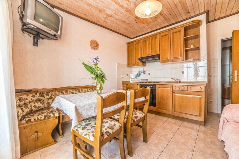 Apartments Javoran