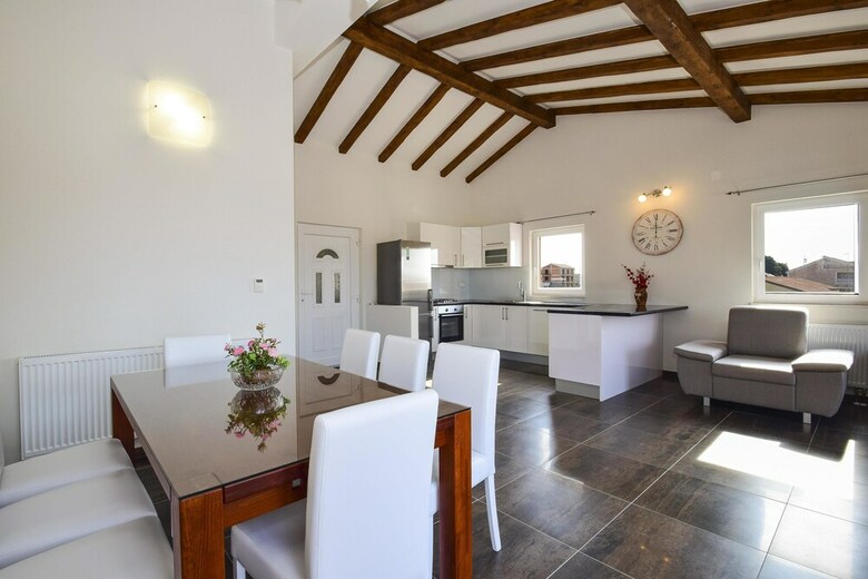 Villa Vesna / House Ukic
