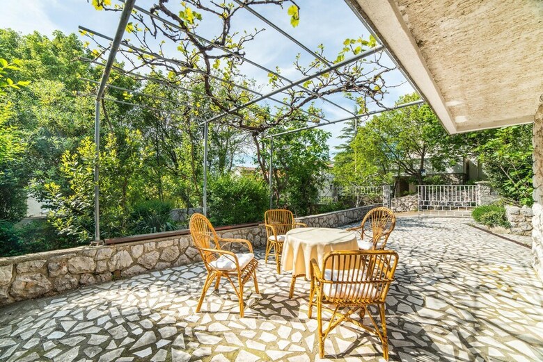 Apartments Josipa Klenovica
