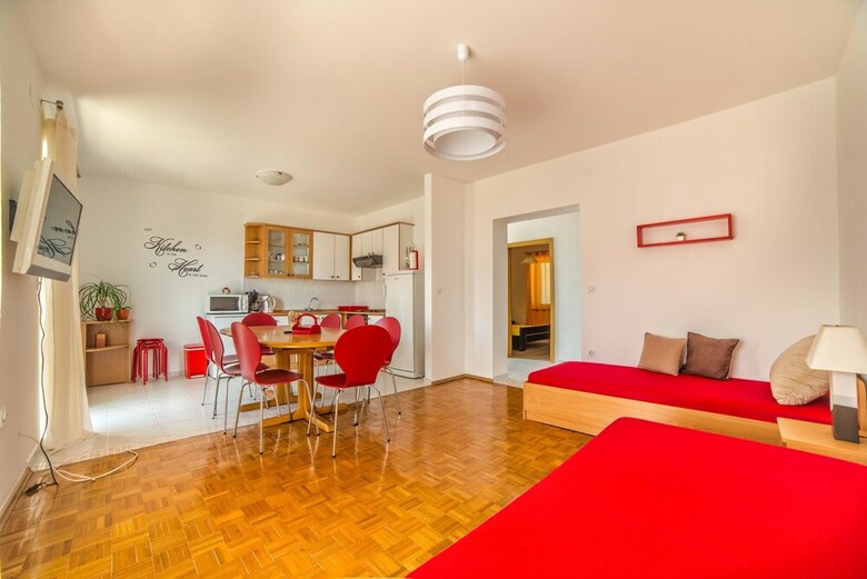 Apartment Lidija / Three Bedrooms A1