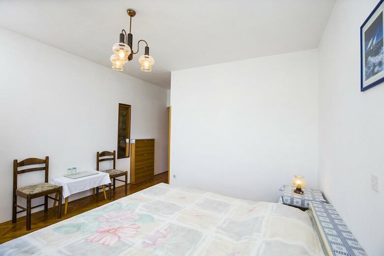 Apartments And Rooms Krstini?