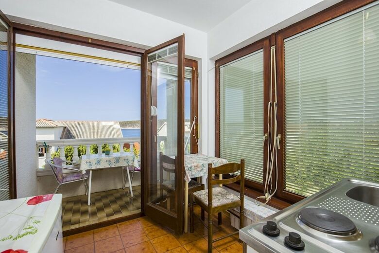 Apartments And Rooms Krstini?