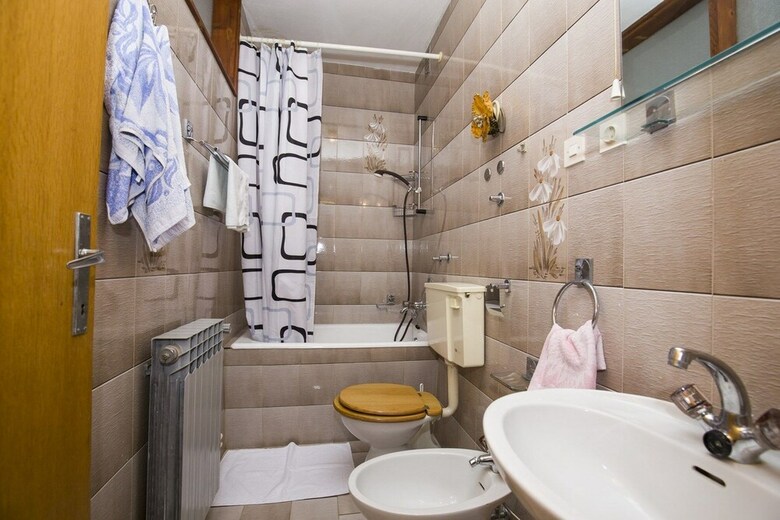 Apartments And Rooms Krstini?