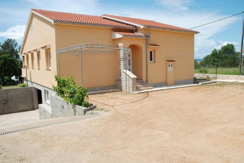 Villa Paula / Three Bedrooms H1