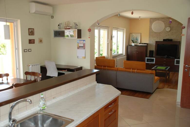 Villa Paula / Three Bedrooms H1