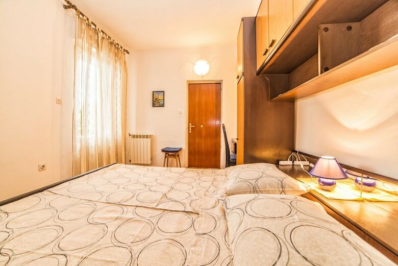 Rooms And Apartments Sabina