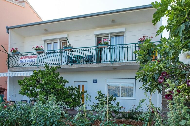 Apartments Mala Karla
