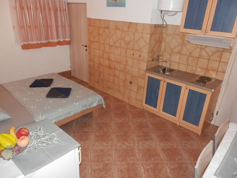 Aparthotel Guest House Tiho