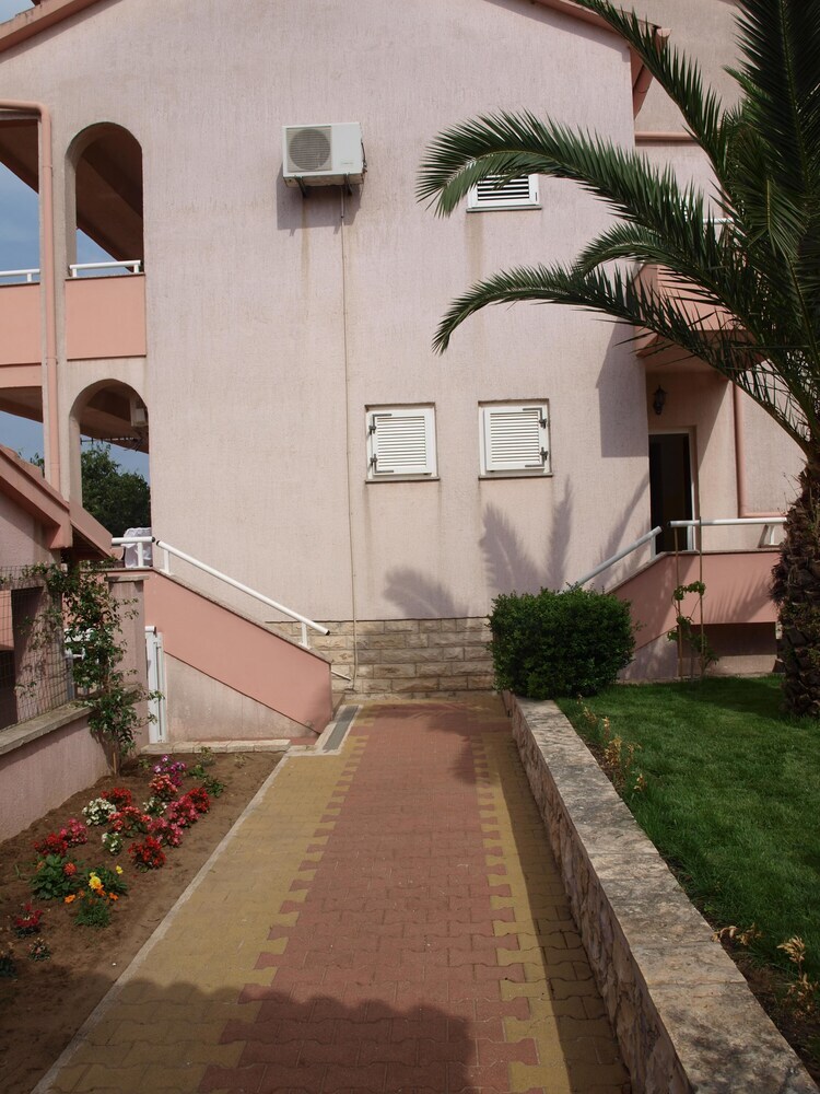 Apartment Mrki? / Four Bedroom A1