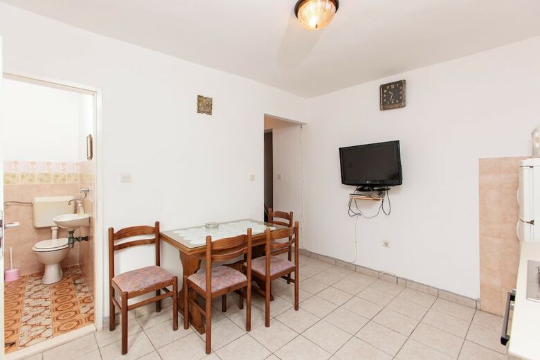 Apartments Marija Vinisce