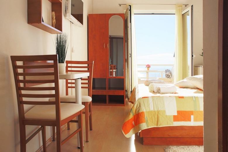 Apartments Topic B.voda