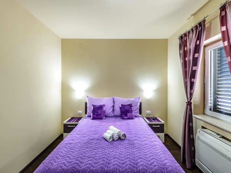Villa Pave / Six Bedrooms H1