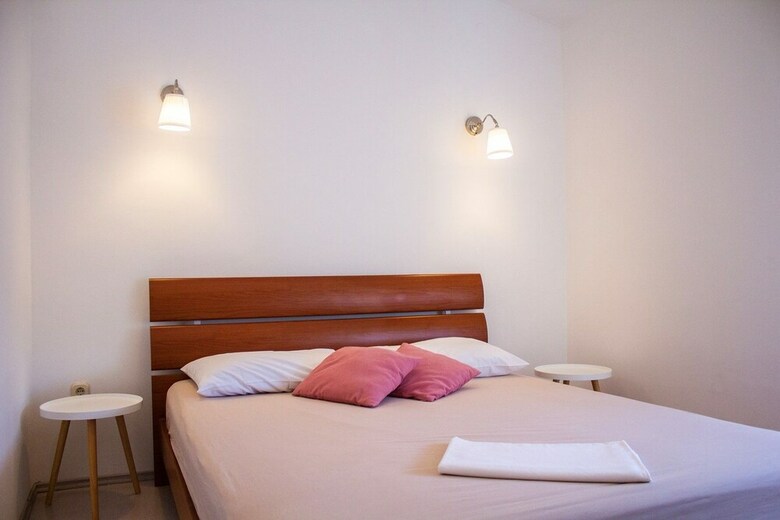 Apartments Ivo 1728