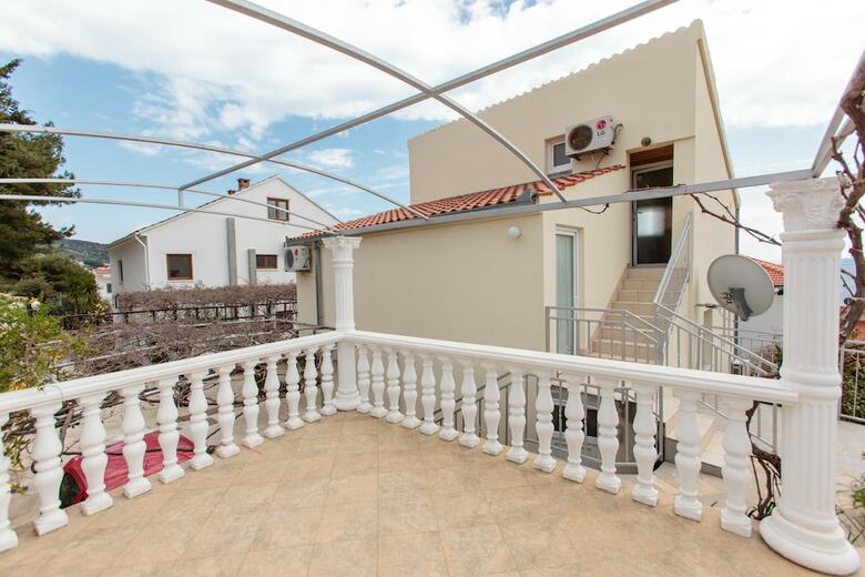 Apartments Grgur