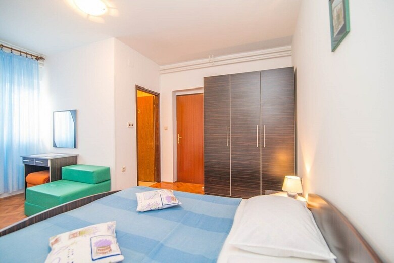 Apartments Valenti? 1304 Pag