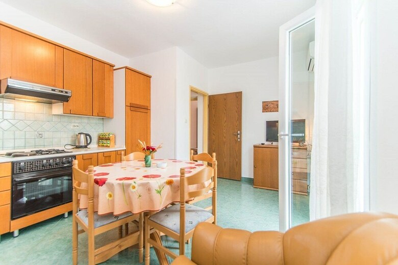 Apartments Valenti? 1304 Pag