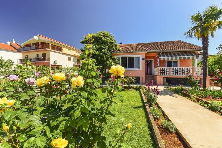 Holiday House Anica