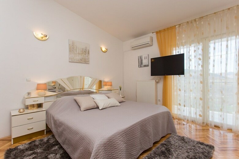 Apartamentos Villa Almas Neoric