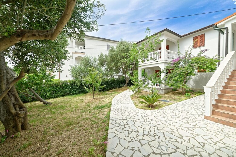 Apartments & Rooms Lanca