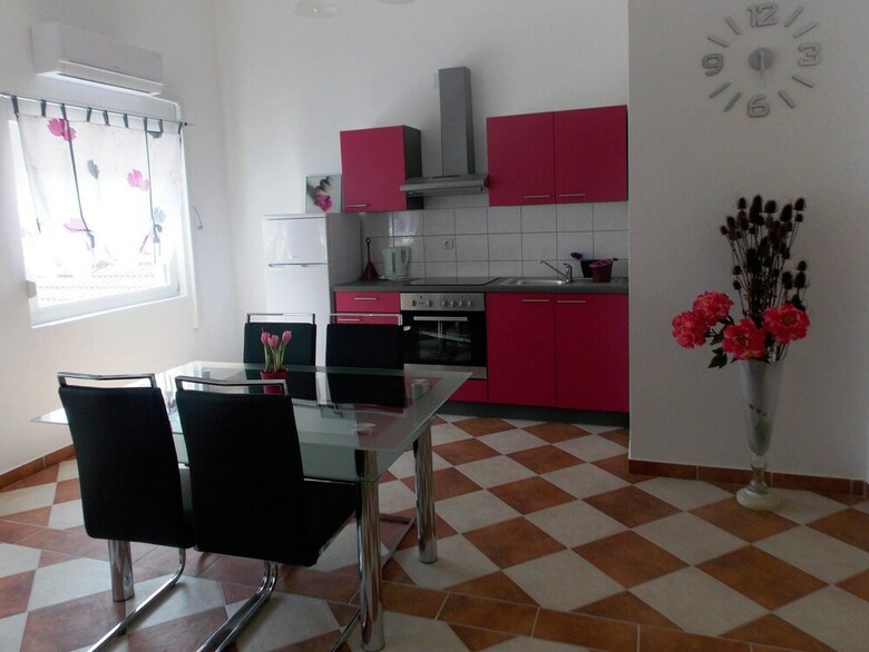 Aparthotel Apartments Lali?