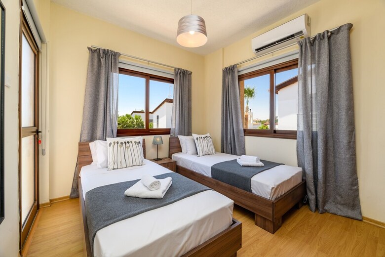 Villa Agia Thekla Gardens 3