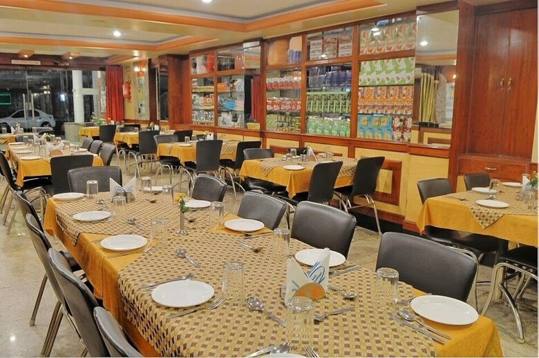 Hotel Ponmari Residency
