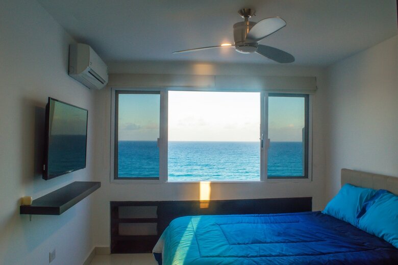 Apartamentos Beachfront Penthouses At Brisas By The Spot