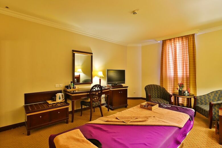 Capital O 237 Andalusia Hotel