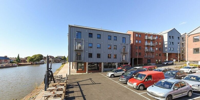 Hotel The Towpath- Campus Accommodation