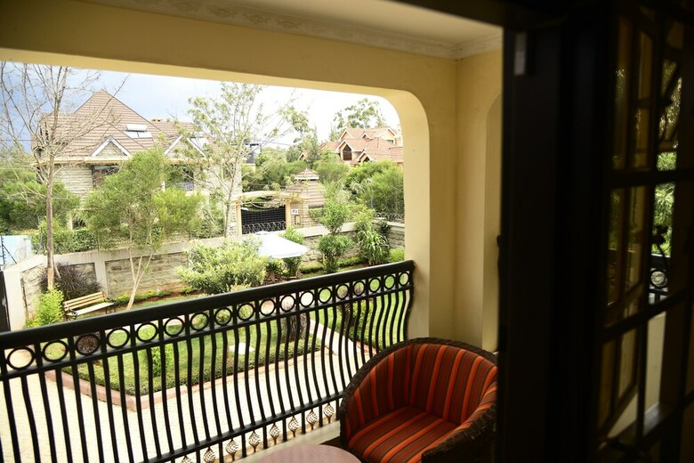 Hotel Karen Suites