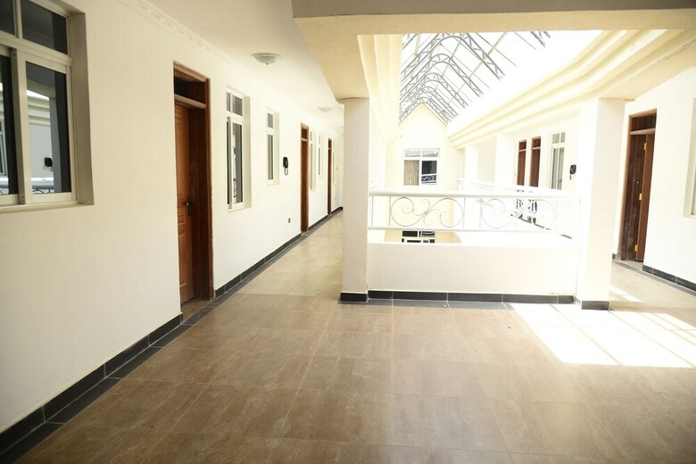 Hotel Karen Suites