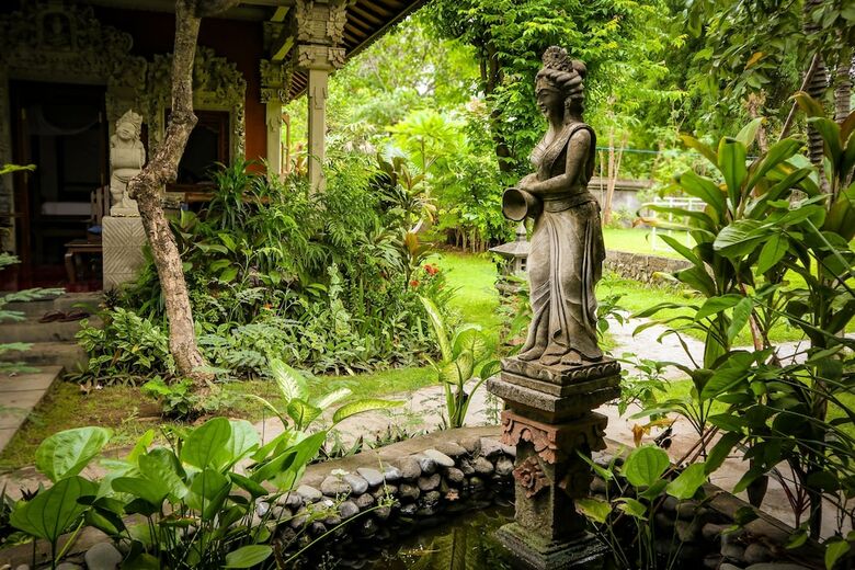 Hotel Rare Angon Homestay