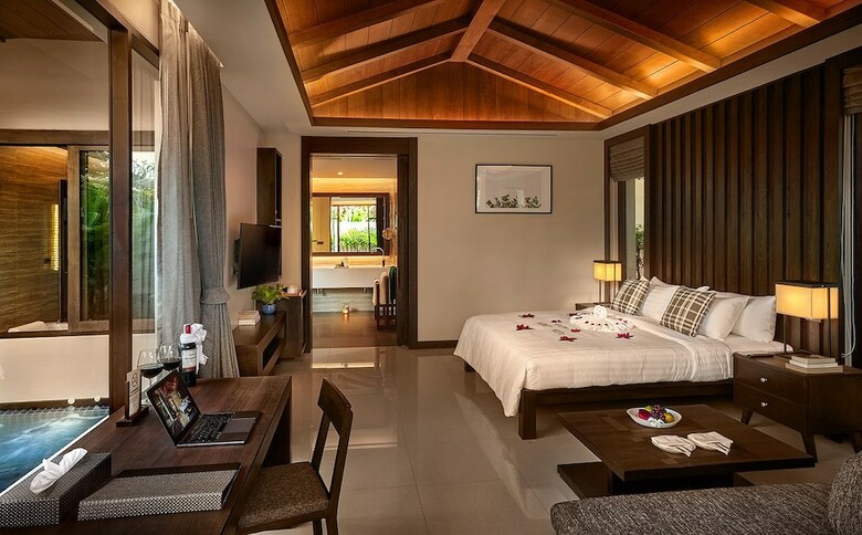 Hotel Khanom Beach Resort & Spa