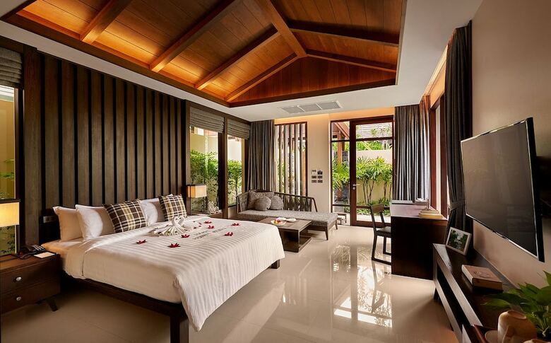 Hotel Khanom Beach Resort & Spa