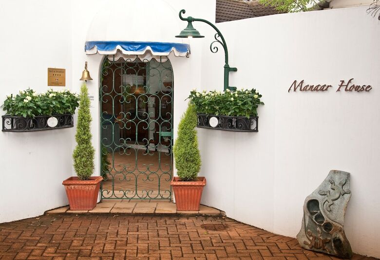 Bed & Breakfast Manaar House