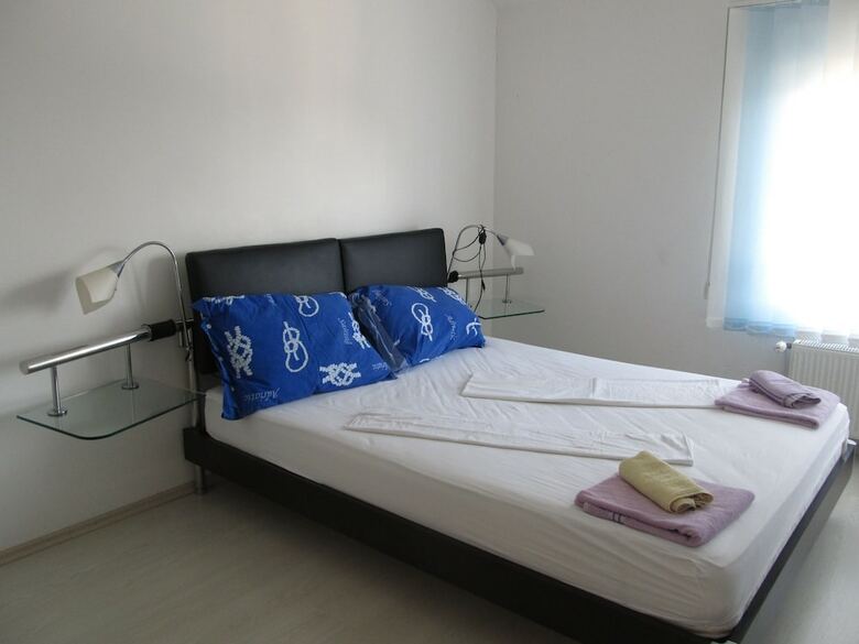Apartment Flach